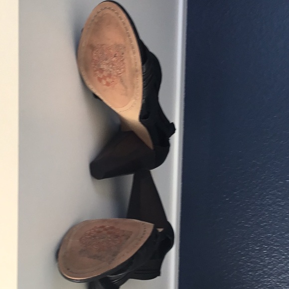 Shoes - Picture 4 of 5